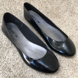 ✨Shiny Leather Rounded Flats✨